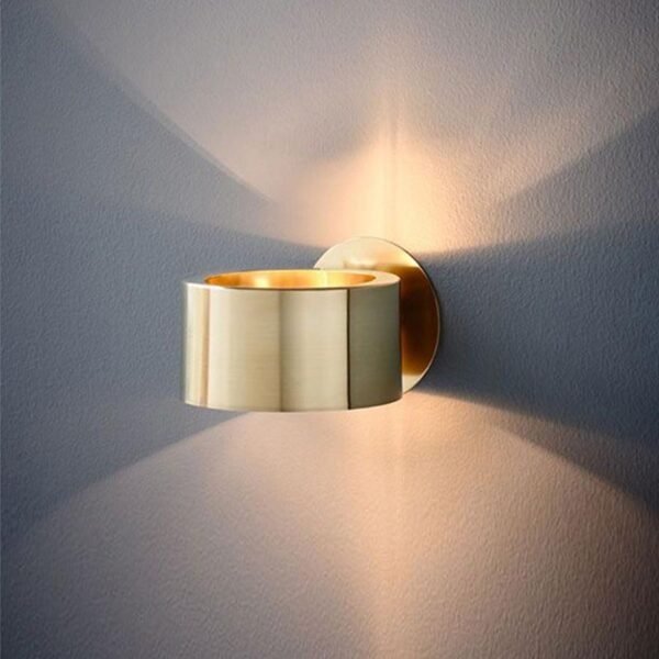 Mid Century One Light Wall Sconce in Brushed Brass Finish - Image 2