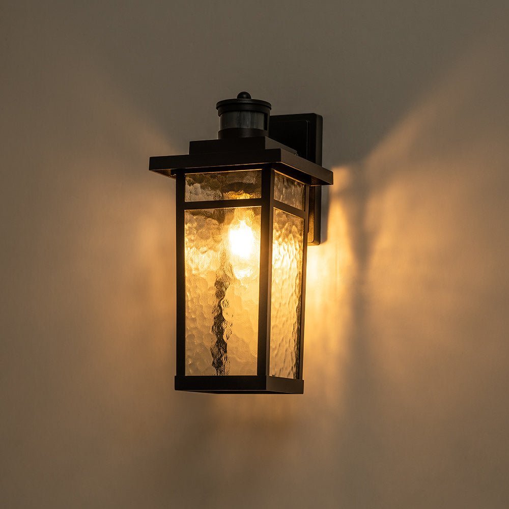 IP20 Hammer Glass Lantern Outdoor Wall Sconce - Image 4