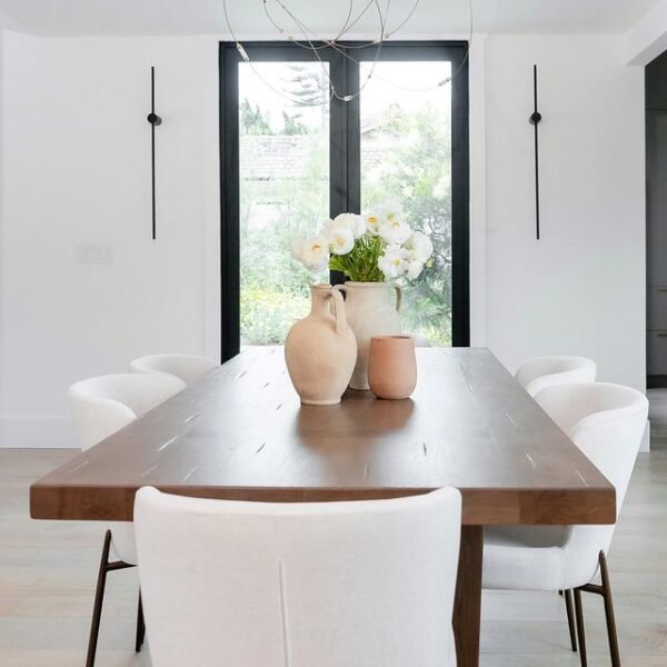 Minimalist LED Wall Light Fixture - Image 2